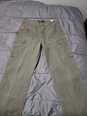 Wrangler Authentics Olive Green Cargo Pants for Men